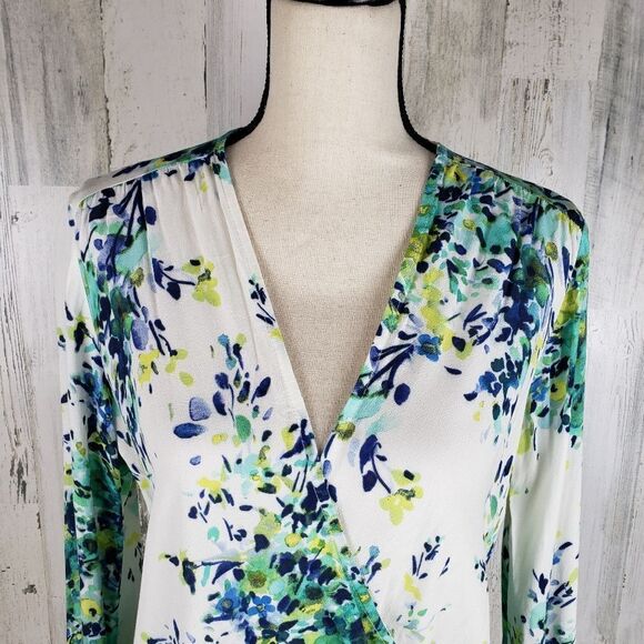 Lovestitch Floral Wrap Front Top Sz S - Picture 3 of 11
